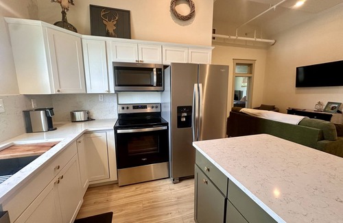 Frontier Apartment | Opera House Suites 3