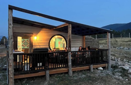 Wineglass Cabin | Opulent Healing Home Yellowstonenn