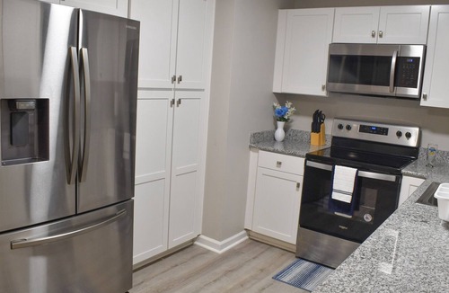Goose Creek House | Opuluxe Blue Horizon Hideaway Sleeps 8