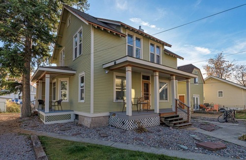 Riverfront Apartment | Orange Street Apartments - Lower