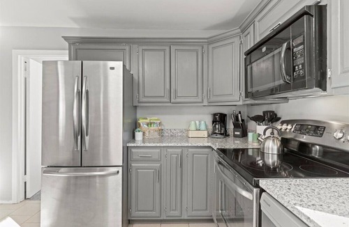 Lake Orion House | Orion Home Conveniently Located Near Great Lakes Crossing Mall and I-75 Freeway