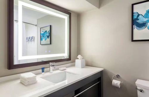 Florida Central Atlantic Coast Hotel | Orlando Convention Center Queen Suite w/gym, pool