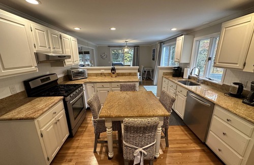Osterville House | Osterville Gem with Central A/C and Walking Distance to Joshua’s Pond!