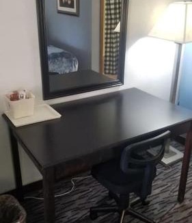 Stillwater Apartment | OSU King Bed Hotel Room 109 Wi-Fi Booking