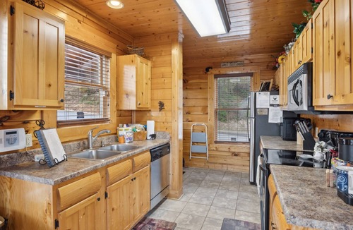 Sevierville Cabin | Our Smoky Mountain View - keyless entry, great location, 2.5 steps to enter