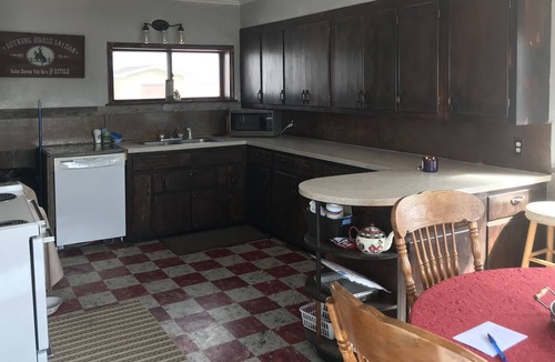 Dillon House | Out of Town but in Town Rental