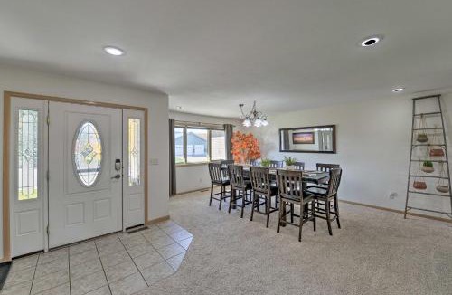 Lander House | Outdoor Enthusiasts Retreat with Hot Tub, Deck