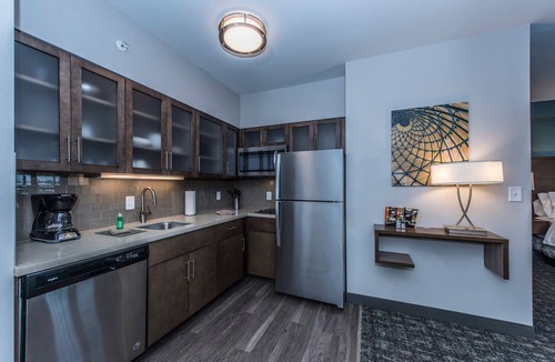Mount Pleasant Apartment | Outdoor Pool + Free Wi-Fi | Great Location!