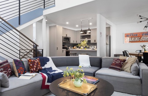 Jackson House | Outpost: Clark's Knoll 381 - Walk to Town Square