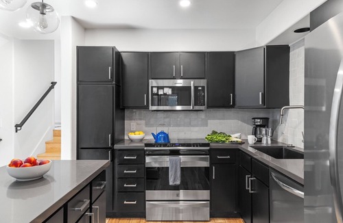 Jackson House | Outpost: Clark's Knoll 385 - Walk to Town Square