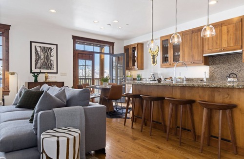 Jackson House | Outpost: Love Ridge 241 - Freestanding, AC!