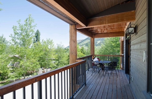 Jackson Condo | Outpost: Love Ridge 261 - Spacious, Air Conditioned