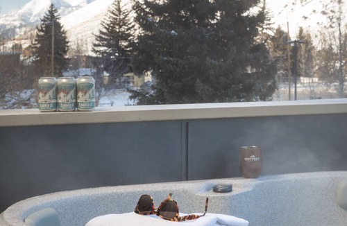 Jackson Condo | Outpost: One Town Hill 201 - Private Hot Tub