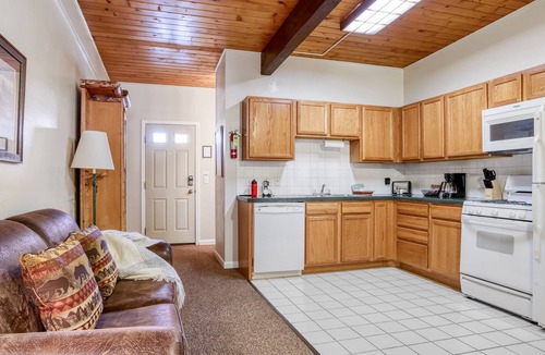 Jackson Apartment | Outpost: Town Square Lodge 12 - Close to Town Square