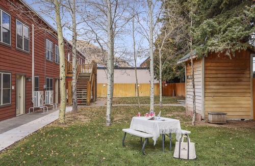 Jackson Apartment | Outpost: Town Square Lodge 12 - Close to Town Square