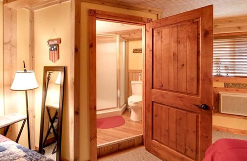 Carmine Cabin | Outstanding Cozy Cabin at Texas Y'all