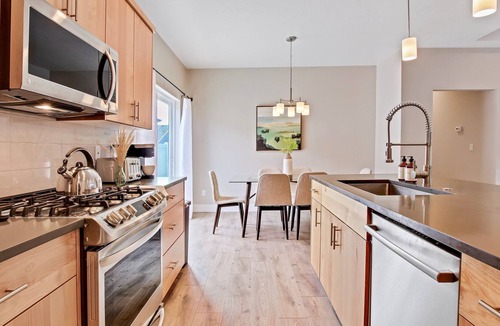 Meridian House | Outstanding Meridian 3 Bedroom Custom Home in Central Meridian