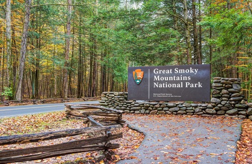Gatlinburg Cabin | Overlooking Adventure by Jackson Mountain Rentals