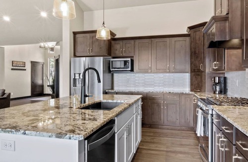 Coeur d'Alene House | Overlooking Lake View | 3 BR+Game Room | 12 guests