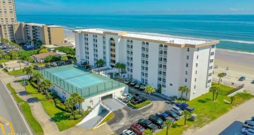 Daytona Beach Shores Apartment | Oversized condo Beach Oasis 601 Gorgeous Ocean front with spectacular views