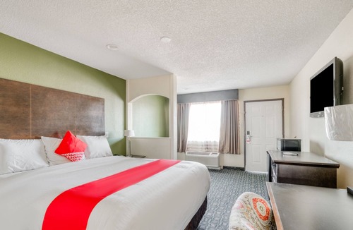 Rosenberg Hotel | OYO Hotel Rosenberg TX I-69