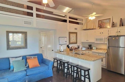 Port Isabel Condo | Oyster Cove