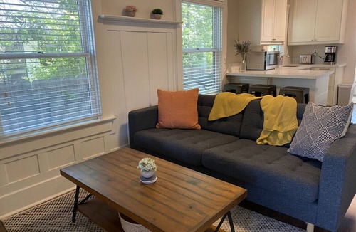 South Park Apartment | Pacific Craftsman One Bedroom With Washer Dryer Heart Of South Park