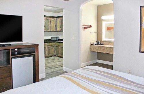 Spring Branch Hotel | Palacio Royale Houston NW at Beltway 8