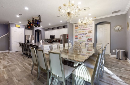 Loughman Villa | Palatial FOURTEEN-Bedrooms piece of art in Solterra Resort, close to Disney!