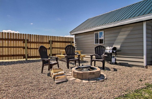 Augusta Cabin | Pano Views! Custom Cabin on Rocky Mountain Front