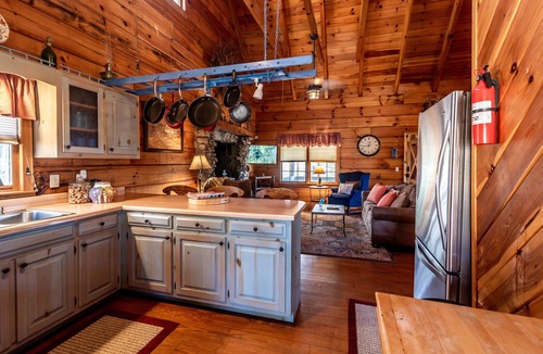 Blue Ridge Cabin | Panoramic mountain views with wrap around porch.