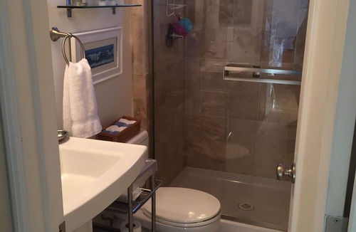 Point Loma Heights House | Panoramic Ocean View Guesthouse, 5 blocks to beach in Ocean Beach
