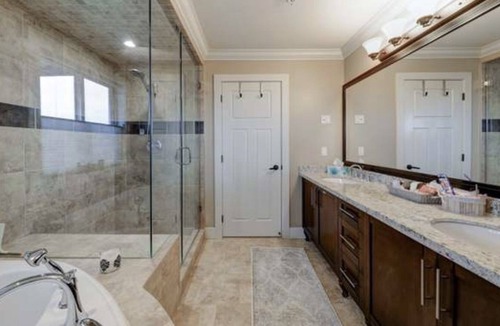 Richmond City Centre House | Panoramic unobstructed Oceanview Great patio Rose.hydrangea Garden Heaven Villa