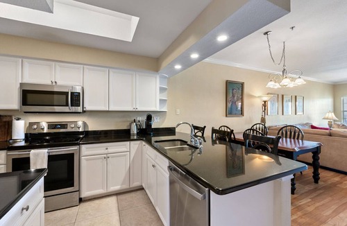 Highland Lake Estates Condo | Paradise Island - 2br/2ba Condo With Epic Views of Lake and Pool