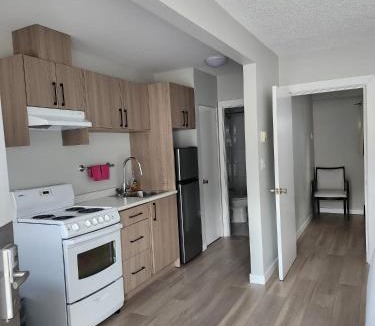 Sicamous Hotel | Paradise Motel