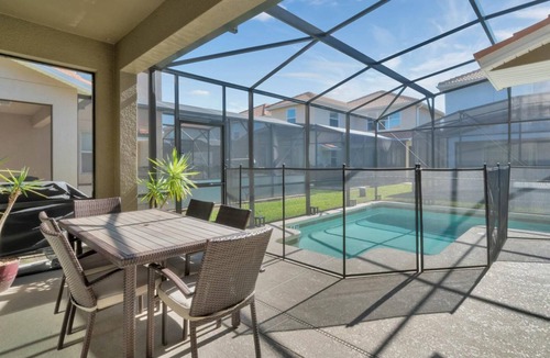 Calabria Apartment | Paradise Palms Luxury Home Away from Home