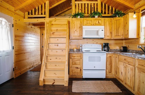 Livingston Cabin | Paradise Valley Cabin by Chico & Yellowstone Park!