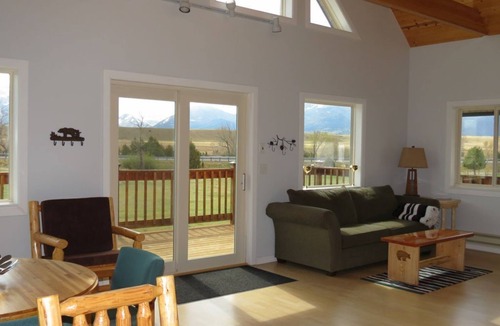 Livingston Cabin | Paradise Valley View Cabin