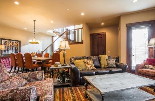 Park City House | Park City Townhome with Views - Walk to Gondola!