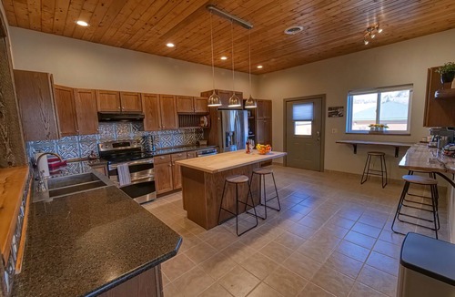 Gardiner Condo | Park's Edge Retreat on the Yellowstone River