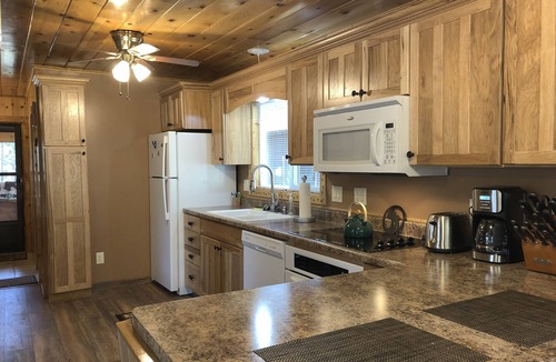 Island Park Cabin | Park & Sled. Uncle Tom s Cabin, 5 beds, hot tub, 30 miles to Yellowstone.