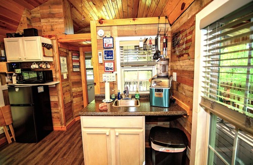 Murfreesboro Cabin | Parker Creek Bend Cabins