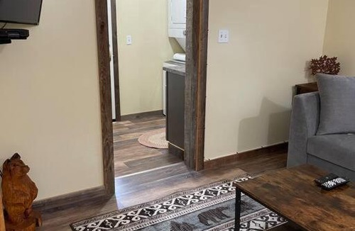 Gardiner House | ParkWay Yellowstone Guest House Apartment #3