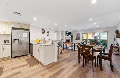 Lamanda Park Apartment | Pasadena 7 sleeper Comfy Apt in safe community