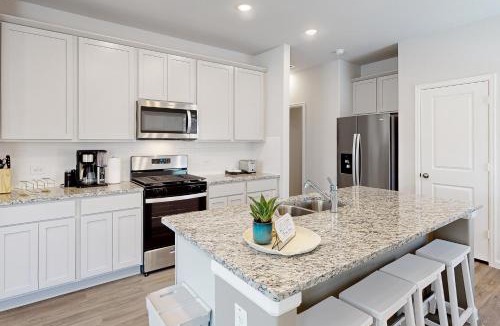 Porter House | Patio Dining & Yard: Porter Escape, 3 Mi to Golf