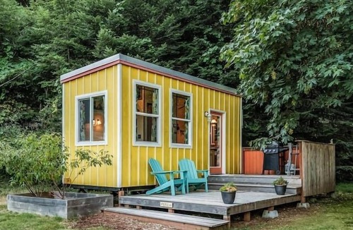 Longview House | Peace and Quiet ~ Unique Escape w/Sauna & BBQ