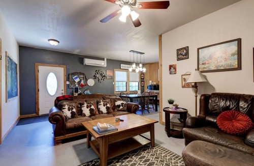 San Marcos House | Peace & Calm Brokenroad Farm Perfectly Set Btwn Austin &San Antonio No clean fee
