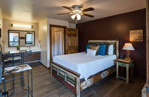 Georgetown Bed & Breakfast | Peaceful 1BR Retreat | Surrounded by Nature