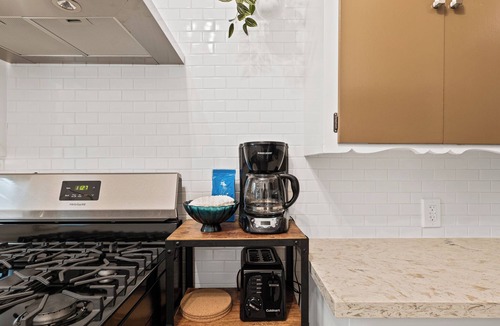 Glenwood Apartment | Peaceful 1st Floor Apt. with Soaking Bathtub