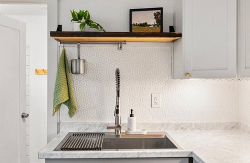 Central - Terry Apartment | Peaceful 2-bedroom apartment across from Pioneer park w/WiFi in Billings